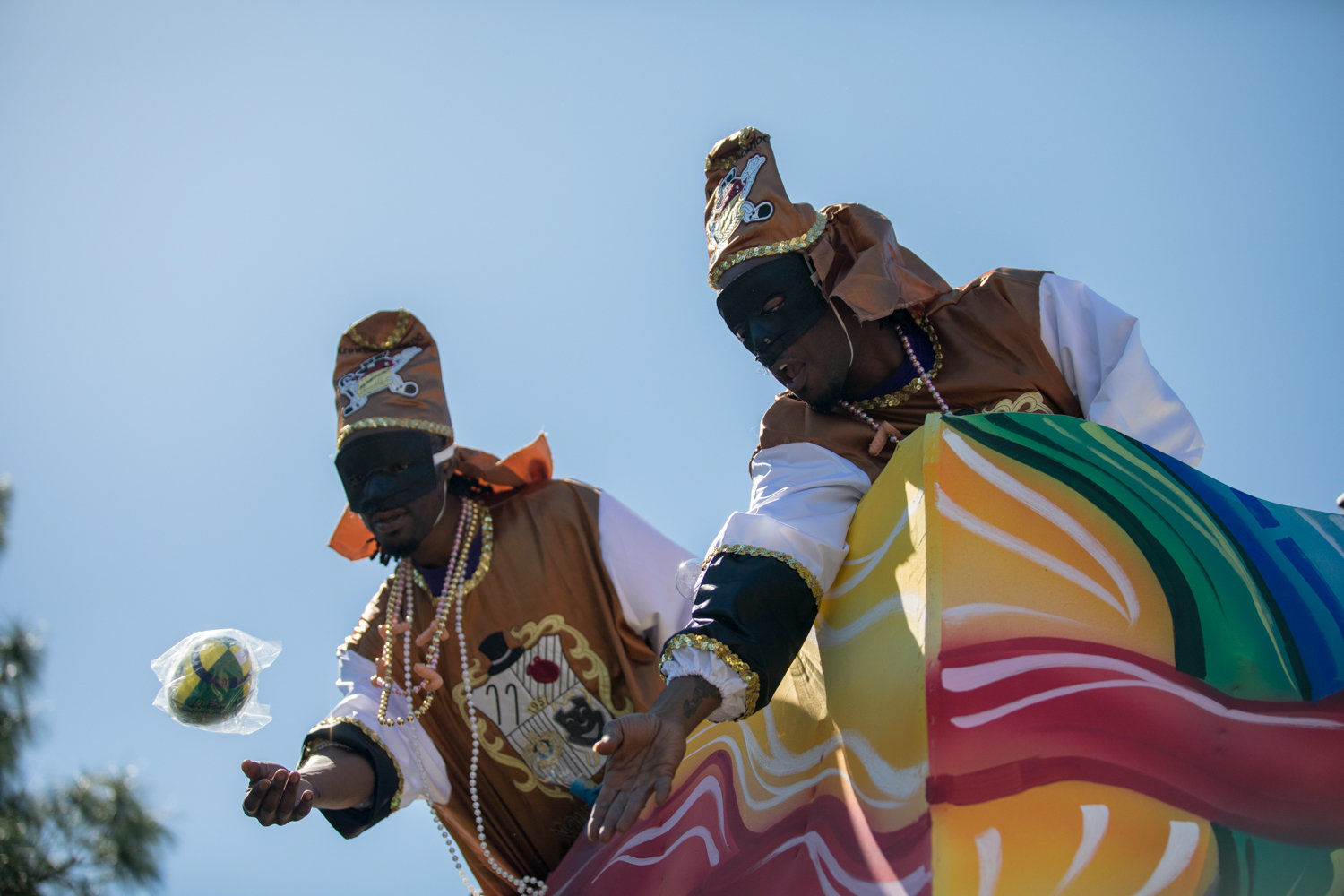 Krewe of NOMTOC 2017 rolls in Algiers: See Mardi Gras parade photos